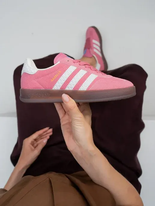 Кроссовки Gazelle розовые
