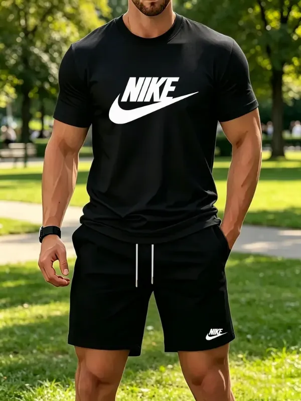 Костюм спортивный