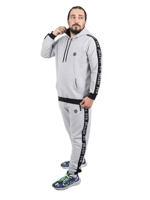 Спортивный костюм без молнии
