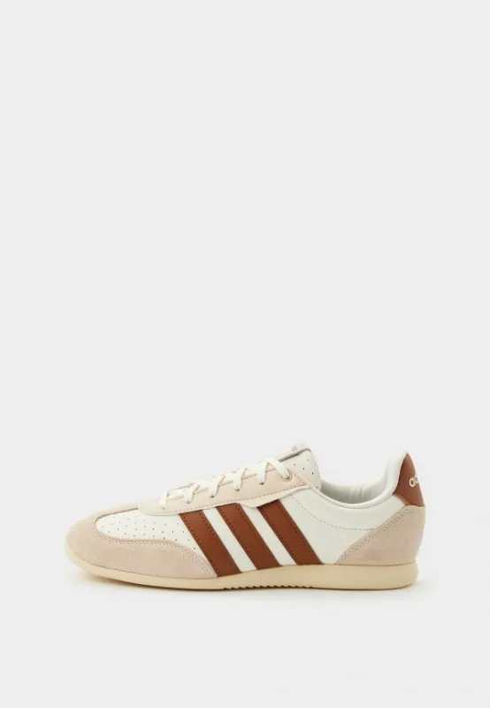 adidas
Кроссовки BARREDA LO